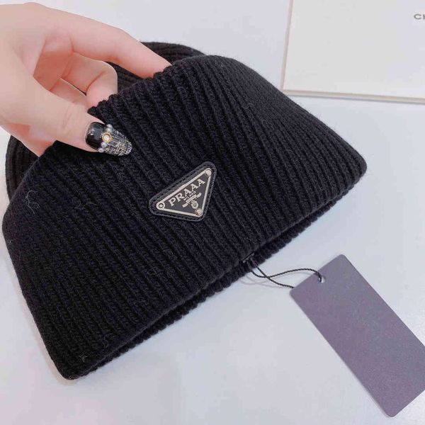 p's correct version ~ 21 and winter knitted hat inverted triangle fashion trendy brand handsome casual warm keeping style
p's correct version ~ 21 and winter knitted hat inverted triangle fashion trendy brand handsome casual warm keeping style