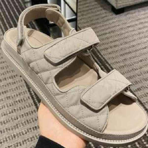 70% off wholesale flip-flops hook gray dad summer casual women luxury woman shoes flat sandalias mujer fashion sandals, Black
70% off wholesale flip-flops hook gray dad summer casual women luxury woman shoes flat sandalias mujer fashion sandals, Black