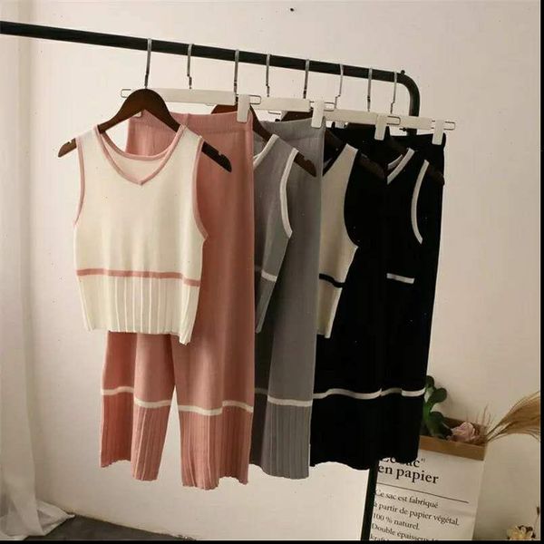 summer female korean womens tracksuits fashion sleeve sling knitted tank suit set women wide leg pants mid calf length, Gray
summer female korean womens tracksuits fashion sleeve sling knitted tank suit set women wide leg pants mid calf length, Gray