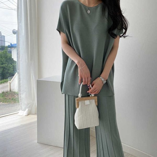 fashion temperament ice silk knitted two piece casual set women long loose pullovers and wide-leg pants suits 210527, White
fashion temperament ice silk knitted two piece casual set women long loose pullovers and wide-leg pants suits 210527, White