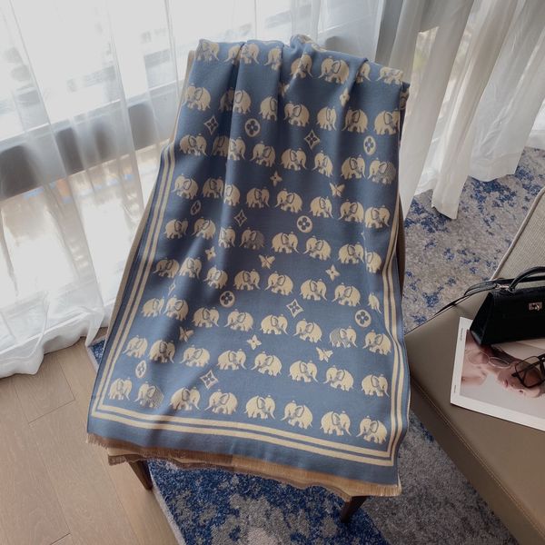 the latest small elephant element, double-sided scarf exquisite fashion, big brand color matching, advanced simplicity, Blue;gray
the latest small elephant element, double-sided scarf exquisite fashion, big brand color matching, advanced simplicity, Blue;gray