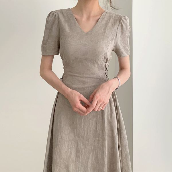 dresses women summer beige dress jacquard elegant drawstring clothes v-neck 2021 fashion korean short sleeve high waist, Black;gray
dresses women summer beige dress jacquard elegant drawstring clothes v-neck 2021 fashion korean short sleeve high waist, Black;gray