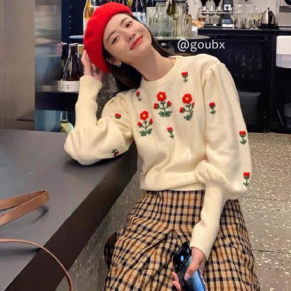 women's sweaters little red flower embroidered solid color round neck sweater for women 2021 autumn korean style niche gentle loose-fit, White;black
women's sweaters little red flower embroidered solid color round neck sweater for women 2021 autumn korean style niche gentle loose-fit, White;black
