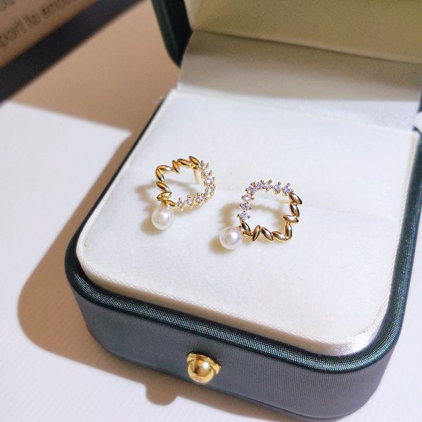 stud s925 sterling silver diamonds wedding earrings for women cute cartoon fine fashion jewelry 925 engagement, Golden;silver
stud s925 sterling silver diamonds wedding earrings for women cute cartoon fine fashion jewelry 925 engagement, Golden;silver