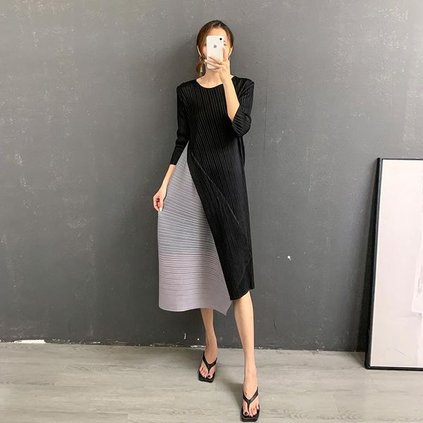 casual dresses plus size dress women autumn 2021 fashion simple patchwork round neck three quarter sleeves loose stretch irregular, Black;gray
casual dresses plus size dress women autumn 2021 fashion simple patchwork round neck three quarter sleeves loose stretch irregular, Black;gray