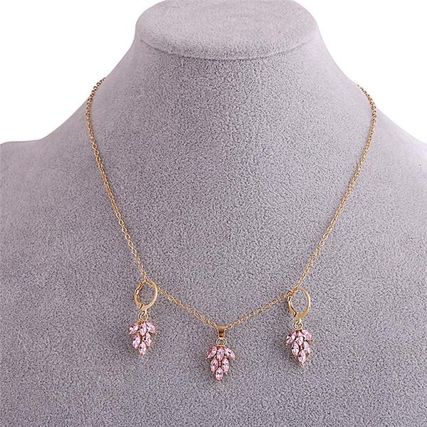 earrings & necklace plated rhinestone leaf pendant women fashion jewelry set, Silver
earrings & necklace plated rhinestone leaf pendant women fashion jewelry set, Silver
