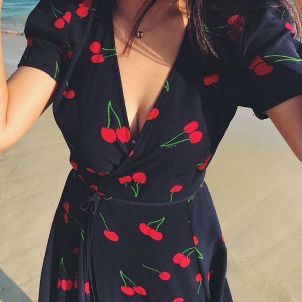 casual dresses plus size women cherry print short sleeve vintage french v-neck midi chiffon summer vestidos s-4xl, Black;gray
casual dresses plus size women cherry print short sleeve vintage french v-neck midi chiffon summer vestidos s-4xl, Black;gray