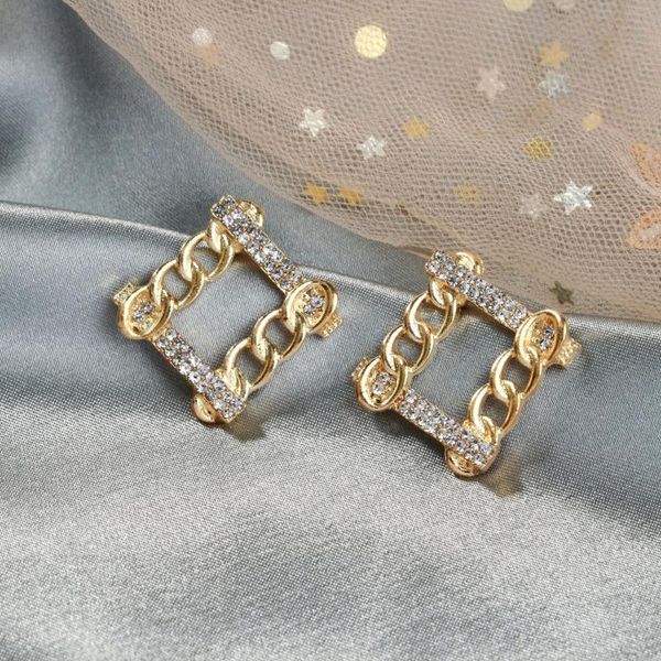 stud lats square chain rhinestone earrings for women korean geometric gold color earring 2021 brincos fashion jewelry, Golden;silver
stud lats square chain rhinestone earrings for women korean geometric gold color earring 2021 brincos fashion jewelry, Golden;silver