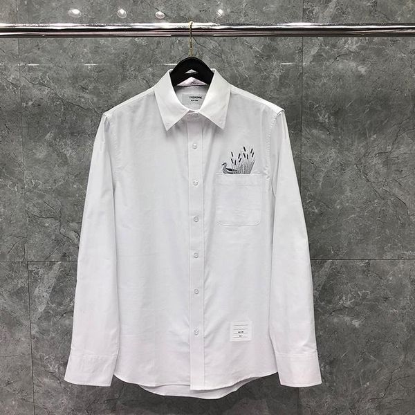 men's casual shirts 2021 fashion brand men long sleeve shirt turn down collar oxford bird embroidery white clothing, White;black
men's casual shirts 2021 fashion brand men long sleeve shirt turn down collar oxford bird embroidery white clothing, White;black