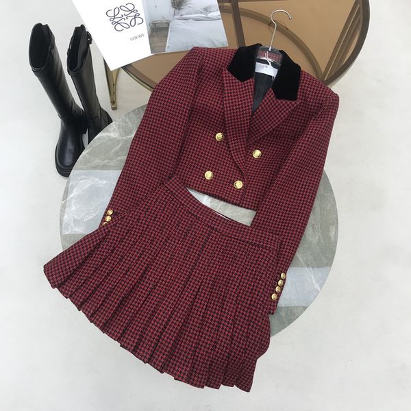 new stitching black velvet collar red chiffon short suit coat with high waist pressure folding skirt suit, White
new stitching black velvet collar red chiffon short suit coat with high waist pressure folding skirt suit, White