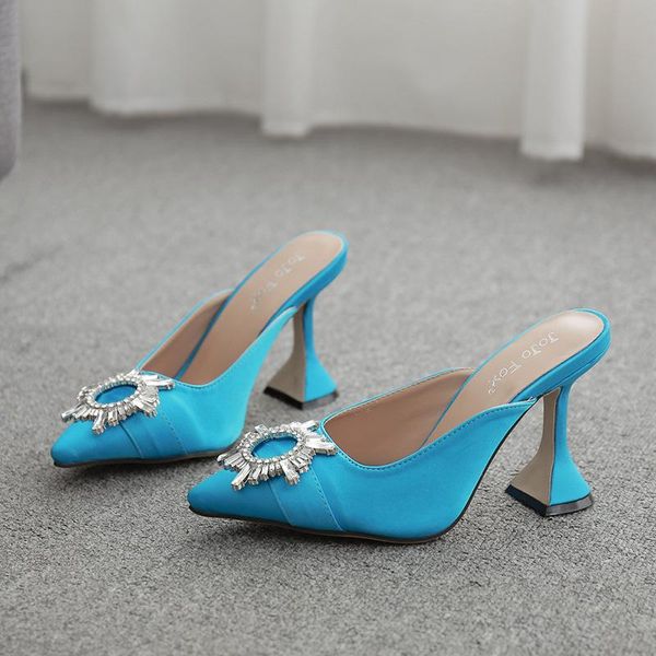 slippers 2021 women's shoes european american sunflower water drill pointed wine cup high-heeled women sandals, Black
slippers 2021 women's shoes european american sunflower water drill pointed wine cup high-heeled women sandals, Black