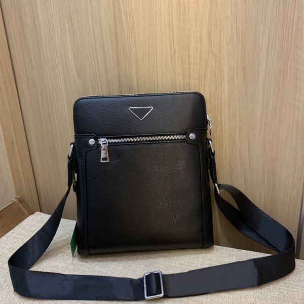 2021 men ladies black leather crossbody underarm bag casual simple shopping travel single backpack
2021 men ladies black leather crossbody underarm bag casual simple shopping travel single backpack