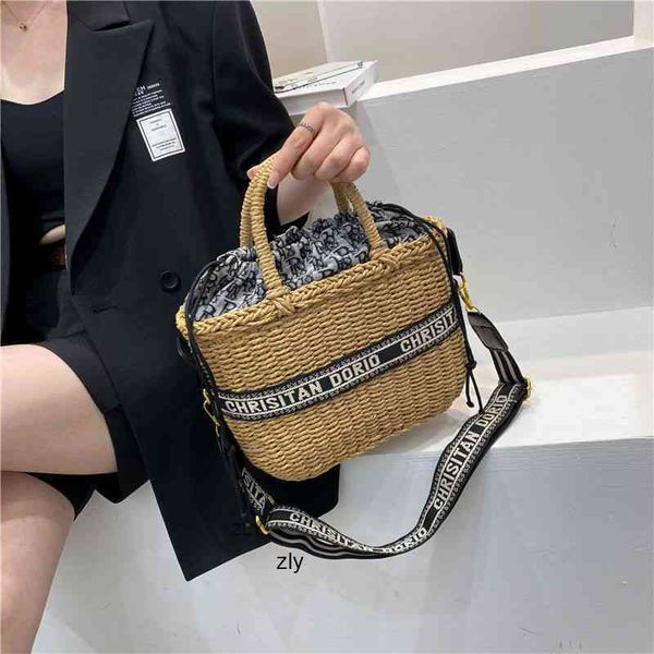 2021 new korean fashion letter woven shopping bag versatile portable one shoulder messenger for female students zly zly bags handbag women l
2021 new korean fashion letter woven shopping bag versatile portable one shoulder messenger for female students zly zly bags handbag women l