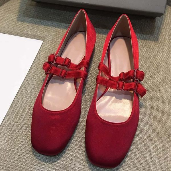 slippers 2021 fashion winter genuine leather luxury shoes women designers slip-on ballerina elastic band buckle strap, Black
slippers 2021 fashion winter genuine leather luxury shoes women designers slip-on ballerina elastic band buckle strap, Black