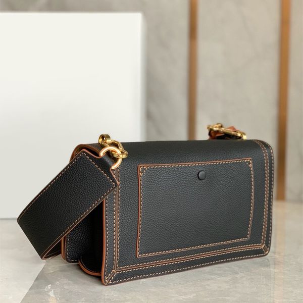 2020 new style adopt super soft grain calfskin humanized configuration full hardware chain full leather wide version with two shoulder strap
2020 new style adopt super soft grain calfskin humanized configuration full hardware chain full leather wide version with two shoulder strap
