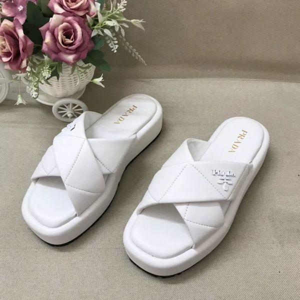 slipper 2021 summer new p triangle button thick bottom cross slippers versatile temperament loose cake cool slippers net red tidezly, Black
slipper 2021 summer new p triangle button thick bottom cross slippers versatile temperament loose cake cool slippers net red tidezly, Black