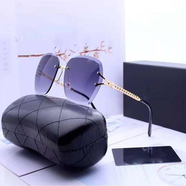 sunglasses design men's and women's glasses shading driver presents box package, White;black
sunglasses design men's and women's glasses shading driver presents box package, White;black