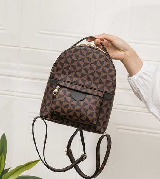 designer backpacks medium size luxury school bags flowers men women outdoor travel bag fashion students back packs
designer backpacks medium size luxury school bags flowers men women outdoor travel bag fashion students back packs