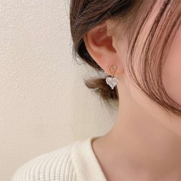 south korea east gate s925 silver needle design love rhinestone small versatile commuting accessories earrings female, Black
south korea east gate s925 silver needle design love rhinestone small versatile commuting accessories earrings female, Black