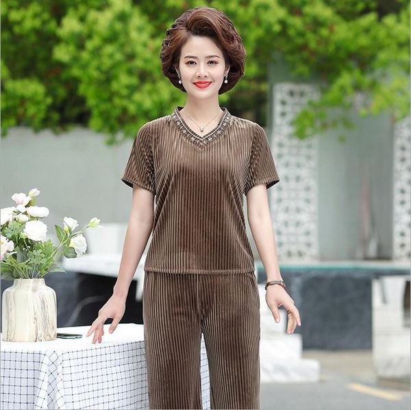 lounge wear set for women 2 pices summer short sleeve suit velvet corduroy t-shirt middle aged and old casual women's two piece pants, White
lounge wear set for women 2 pices summer short sleeve suit velvet corduroy t-shirt middle aged and old casual women's two piece pants, White