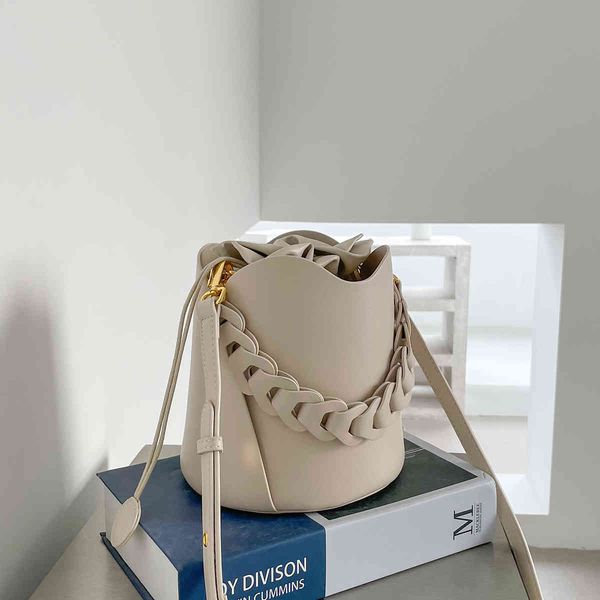 flagship store senluo yiweiyi women's geometric splicing coupon bucket bag niche design advanced feeling
flagship store senluo yiweiyi women's geometric splicing coupon bucket bag niche design advanced feeling