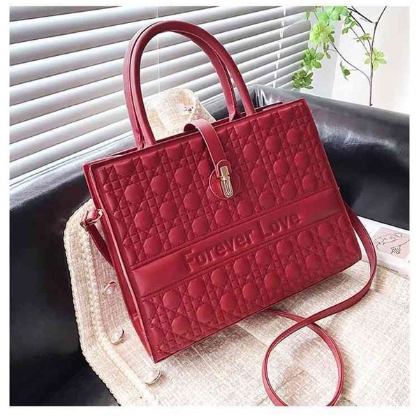 factory store shop red wedding bag tote women's large capacity bride minority design portable new tote bag
factory store shop red wedding bag tote women's large capacity bride minority design portable new tote bag