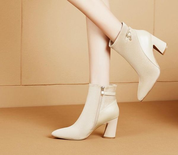 slippers designer european chunky martins side zipper high heels velvet and matted ankle with pointed leather middle boots jekj, Black
slippers designer european chunky martins side zipper high heels velvet and matted ankle with pointed leather middle boots jekj, Black