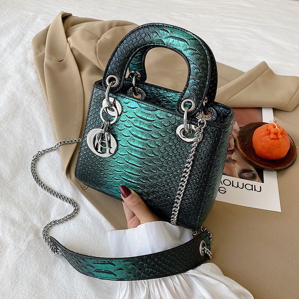 fashion small bag women's 2021 summer new crocodile hand chain single shoulder messenger princess
fashion small bag women's 2021 summer new crocodile hand chain single shoulder messenger princess