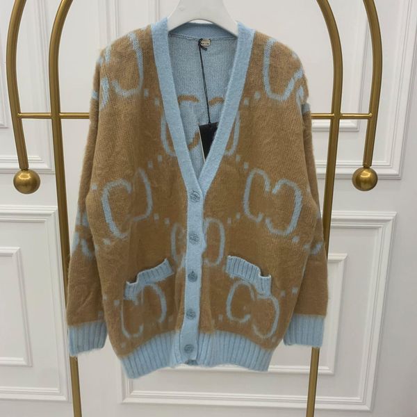 1101 2022 runway autumn brand same style sweater cardigan long sleeve v neck khaki fashion clothes womens meiyi, White;black
1101 2022 runway autumn brand same style sweater cardigan long sleeve v neck khaki fashion clothes womens meiyi, White;black