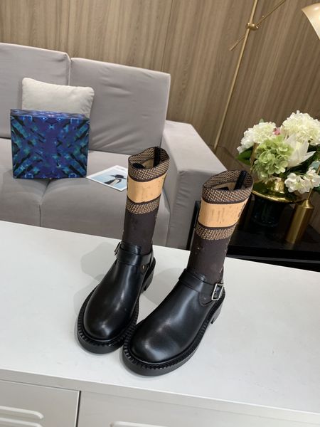 classic letter boots designer winter coarse heel women shoes leather flamingos love arrow medal desert boot 0810, Black
classic letter boots designer winter coarse heel women shoes leather flamingos love arrow medal desert boot 0810, Black