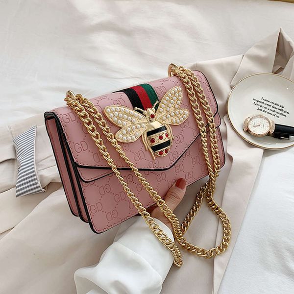 designer luxurycontrast bag ladies new versatile fashion bee chain shoulder bag black white pink green messenger bag handbag square
designer luxurycontrast bag ladies new versatile fashion bee chain shoulder bag black white pink green messenger bag handbag square