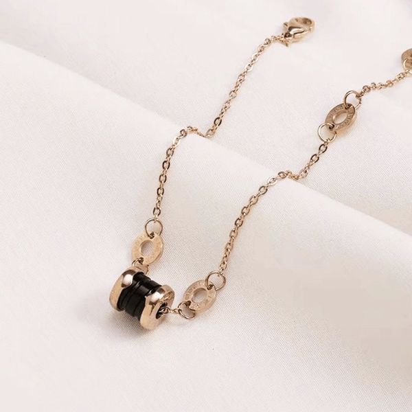 japanese and korean cold wind black ceramic small manyao titanium steel bracelet women's 18k rose gold roman numeral bracelet
japanese and korean cold wind black ceramic small manyao titanium steel bracelet women's 18k rose gold roman numeral bracelet