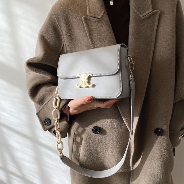 luxury handbags 2021 new style on line fashion liquid feeling spring and summer one shoulder slung women's box bean curd bag
luxury handbags 2021 new style on line fashion liquid feeling spring and summer one shoulder slung women's box bean curd bag