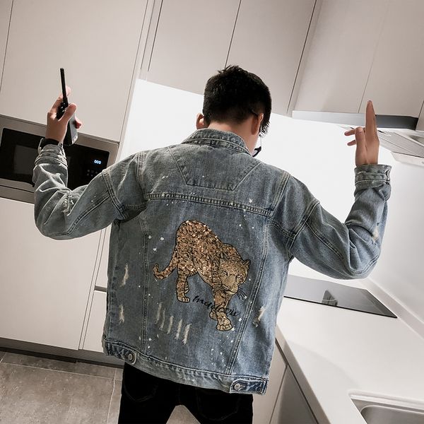 2022 spring and summer new social trend denim jacket lapel embroidery animal print short fashion slim denim clothes, Black;brown
2022 spring and summer new social trend denim jacket lapel embroidery animal print short fashion slim denim clothes, Black;brown