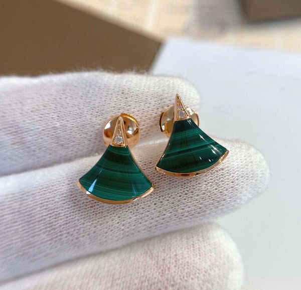 v gold material stud earring with fan shape nature malachite stone and diamond women party engagement jewelry ps3731, Golden;silver
v gold material stud earring with fan shape nature malachite stone and diamond women party engagement jewelry ps3731, Golden;silver