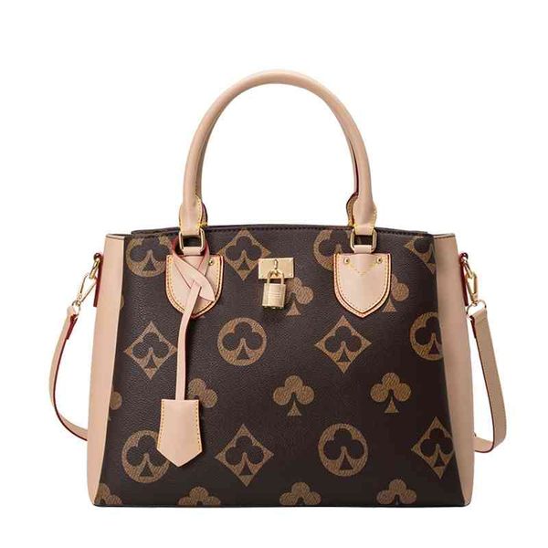 autumn and winter printed handbag women's high-capacity tote bag texture bag easy to take trend 60% off wholesale sales
autumn and winter printed handbag women's high-capacity tote bag texture bag easy to take trend 60% off wholesale sales
