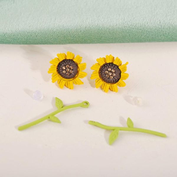 pair lovely cute plant flower stud earrings cartoon golden sunflowers for women handmade ear studs jewelry gift, Golden;silver
pair lovely cute plant flower stud earrings cartoon golden sunflowers for women handmade ear studs jewelry gift, Golden;silver