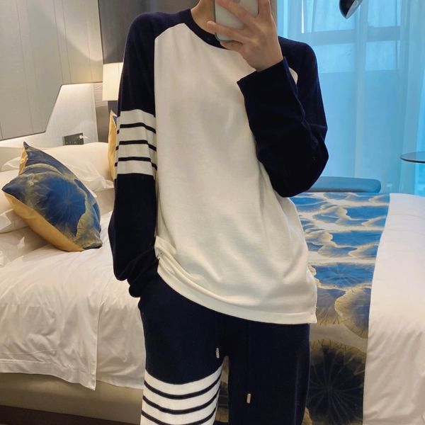 autumn winter tb color blocking long sleeve four bar round neck men's and women's knitted wool bottomed shirt with pullover t-shir, White
autumn winter tb color blocking long sleeve four bar round neck men's and women's knitted wool bottomed shirt with pullover t-shir, White