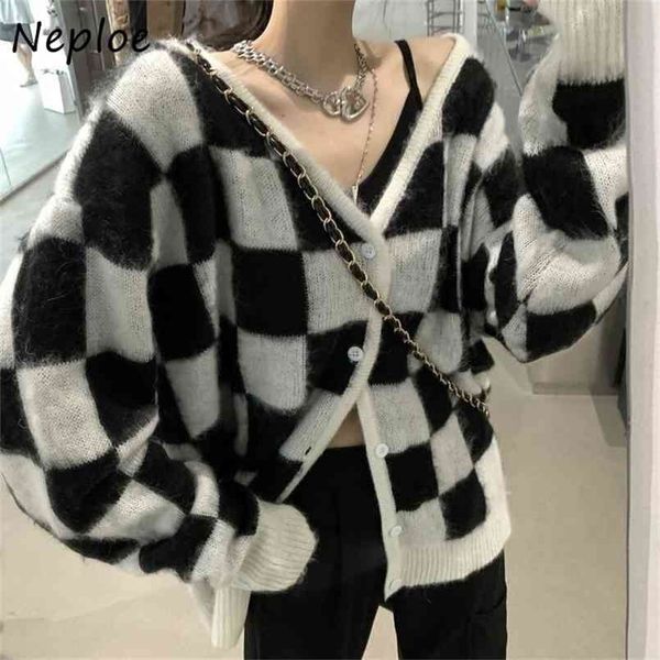 neploe loose crazy style plaid knit sweater cardigans women v neck long sleeve single breast pull femme spring sueter 210806, White;black
neploe loose crazy style plaid knit sweater cardigans women v neck long sleeve single breast pull femme spring sueter 210806, White;black