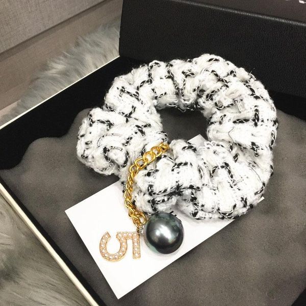 korean version of women's hair accessories no. 5 band pearl style striped fabric ring ladies
korean version of women's hair accessories no. 5 band pearl style striped fabric ring ladies