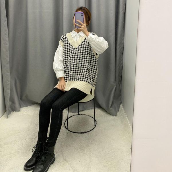 women's sweaters women 2021 fashion oversized knitted vest sweater v neck sleeveless houndstooth loose female waistcoat chic, White;black
women's sweaters women 2021 fashion oversized knitted vest sweater v neck sleeveless houndstooth loose female waistcoat chic, White;black