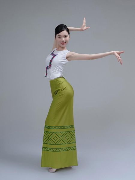 ethnic clothing dai dance costumes female xia xishuangbanna peacock tube skirt minority practice, Red
ethnic clothing dai dance costumes female xia xishuangbanna peacock tube skirt minority practice, Red