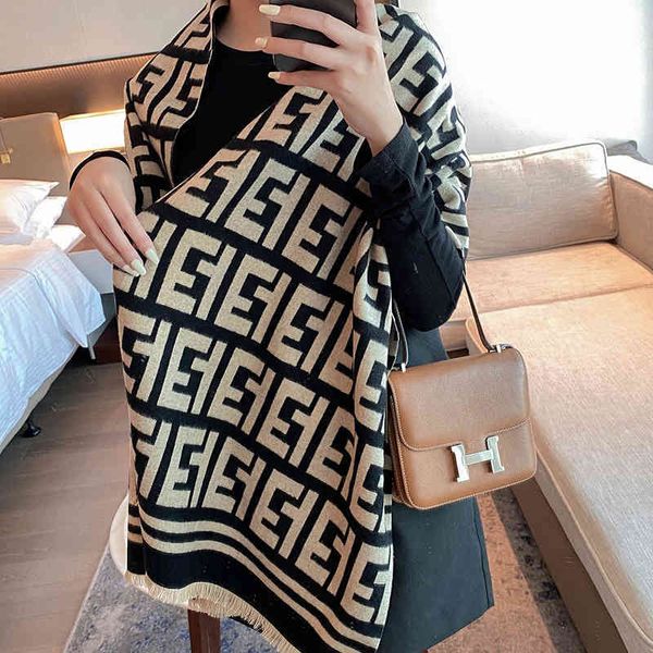 70% off design geometric jacquard decoration thickened lengthened bib imitation cashmere scarf women's autumn and warm air conditioning, Blue;gray 
70% off design geometric jacquard decoration thickened lengthened bib imitation cashmere scarf women's autumn and warm air conditioning, Blue;gray