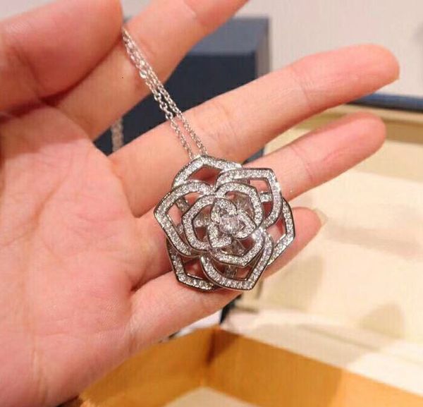 versatile fashion trend design sense boutique baron's exaggerated new three-dimensional hollow rose full diamond necklace, Silver
versatile fashion trend design sense boutique baron's exaggerated new three-dimensional hollow rose full diamond necklace, Silver