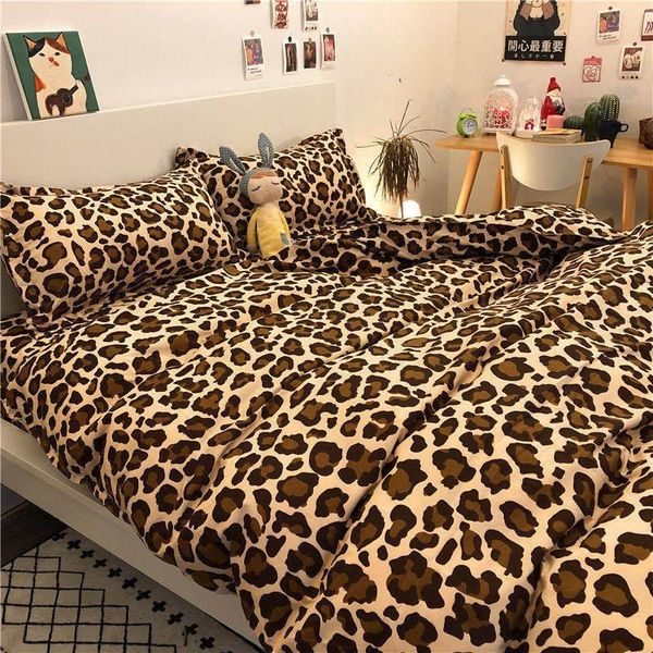 bedding sets leopard duvet cover pillowcase 3/4pcs twin king size bed clothes for home textiles
bedding sets leopard duvet cover pillowcase 3/4pcs twin king size bed clothes for home textiles