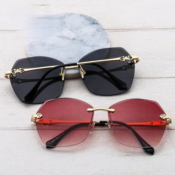 sunglasses trend ocean personality polygon frameless cut edge women's, White;black
sunglasses trend ocean personality polygon frameless cut edge women's, White;black
