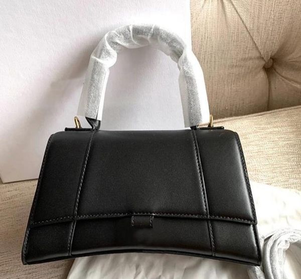 2021 luxury designer handbag hourglass crossbody bag ladies fashion classic one shoulder portable full set gift box packaging
2021 luxury designer handbag hourglass crossbody bag ladies fashion classic one shoulder portable full set gift box packaging