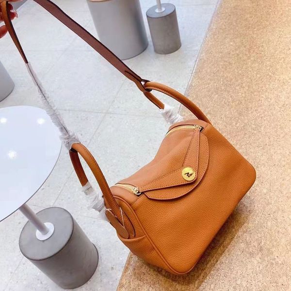 lychee pattern single shoulder messenger bag leather handbags pillow portable doctor bag multi-function
lychee pattern single shoulder messenger bag leather handbags pillow portable doctor bag multi-function