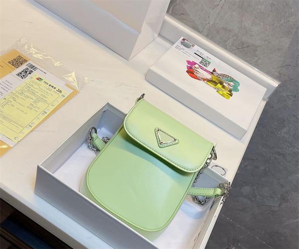 2021 brand designer shoulder bag women's fashion luxury chain mobile phone armpit bags with box size 13*18cm
2021 brand designer shoulder bag women's fashion luxury chain mobile phone armpit bags with box size 13*18cm