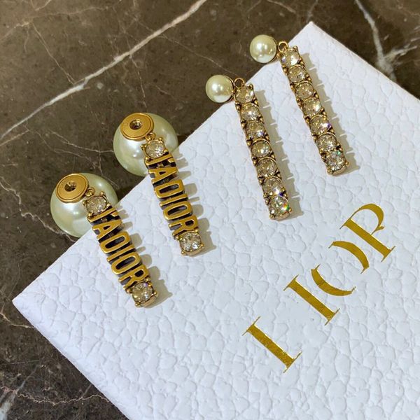 D home / tiktok home earrings, pearl pearls, fan shaped letters, earrings, red, vibrato, diamond, earrings, 925 needles., Golden
D home / tiktok home earrings, pearl pearls, fan shaped letters, earrings, red, vibrato, diamond, earrings, 925 needles., Golden